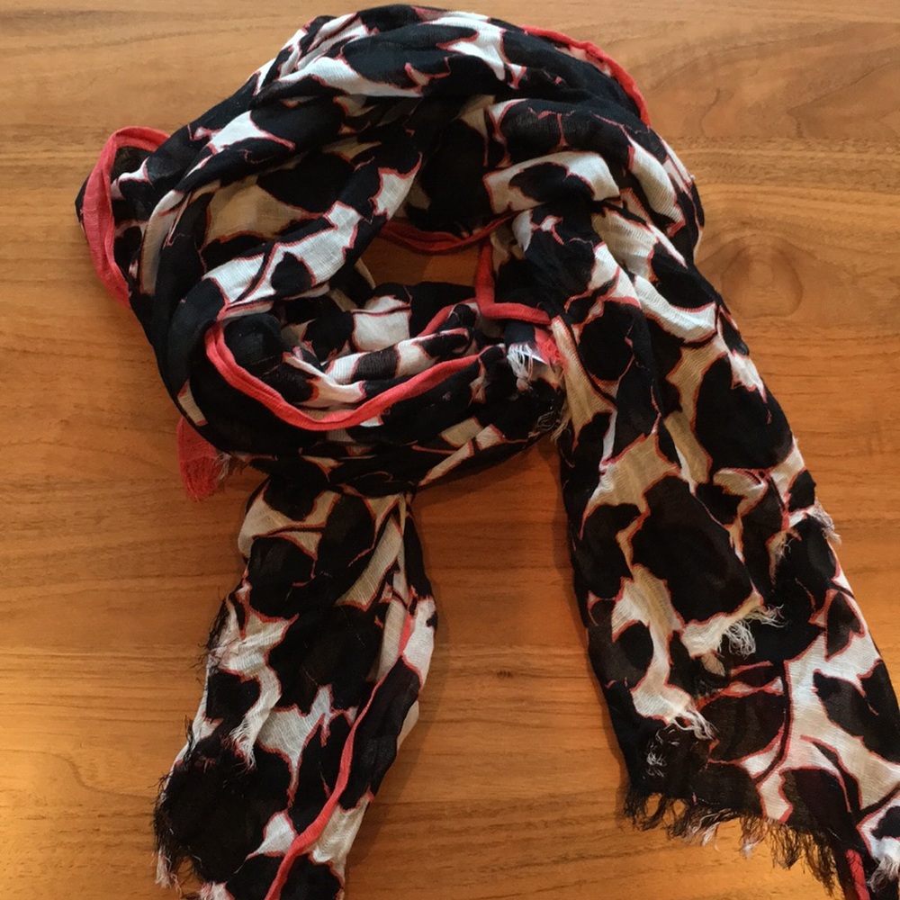 Halogen scarf